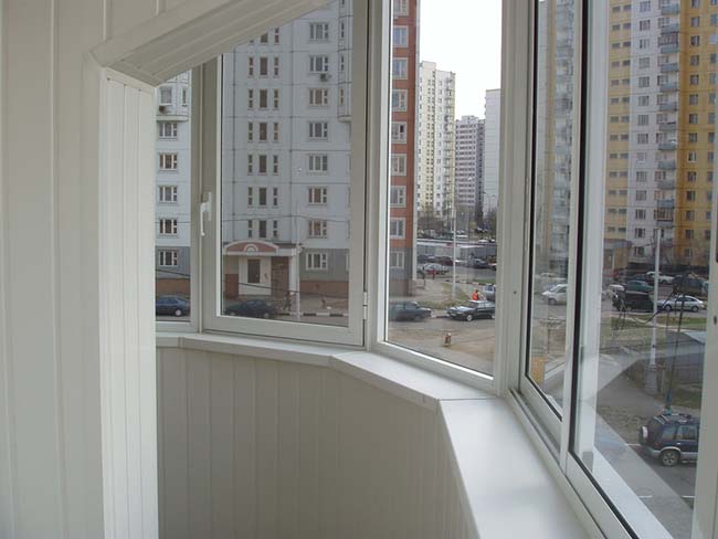 Закругленное радиусное остекление полукруглого балкона и лоджии Ивантеевка