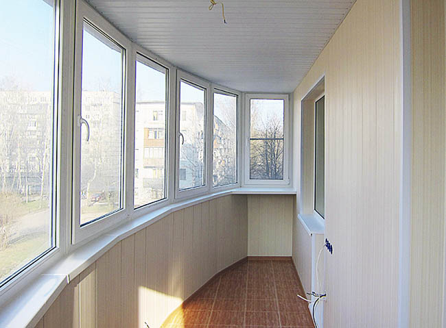 Замена холодного остекления на балконе на теплое Ивантеевка