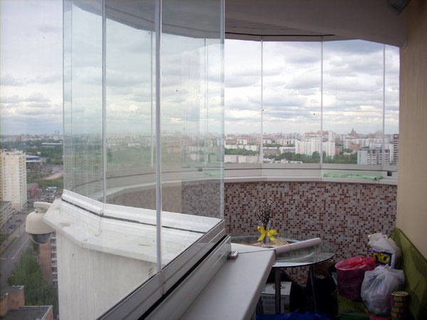 Остекление балконов: эркерных, круглых, закругленных Ивантеевка