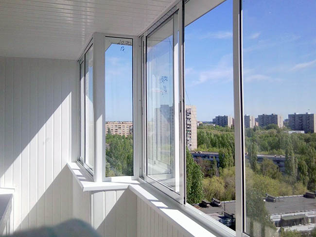 Нестандартное остекление балконов косой формы и проблемных балконов Ивантеевка